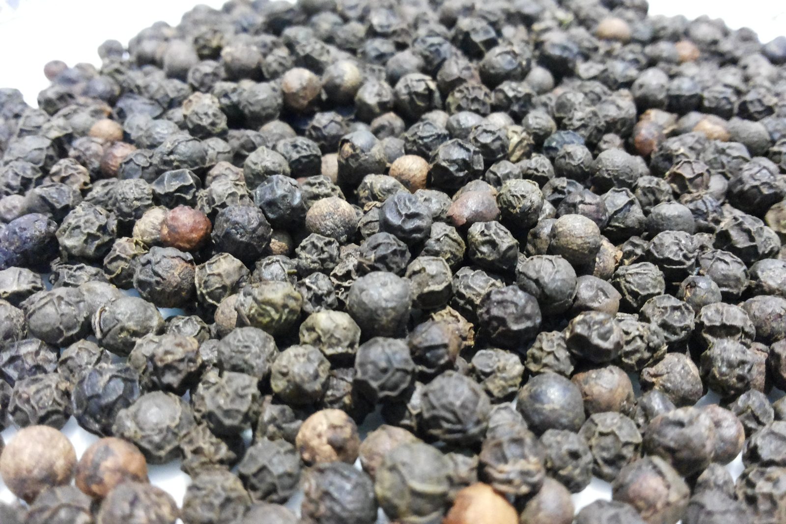 Black pepper, whole