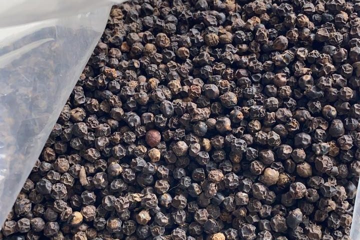 Black pepper, whole