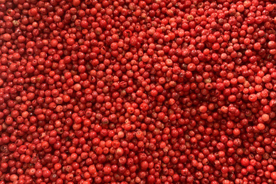 Pink pepper, whole