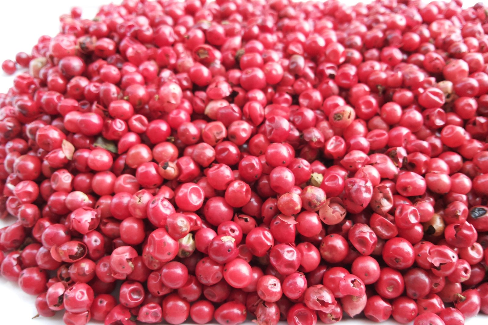 Pink pepper, whole